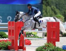 IM体育官网-马术比赛选手配合默契再次登上领奖台