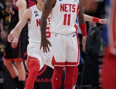 IM体育数据分析平台-篮网对阵马刺欧文对德罗赞的对抗