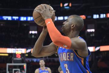 IM体育平台-快攻连连，篮下巨无霸携手疯狂砍分！的简单介绍