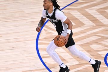 IM体育平台-新秀突破表现，获得球队主力位置