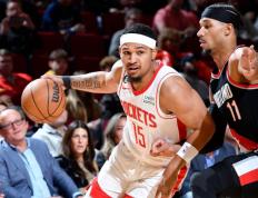 IM体育官方平台-火箭客场惨败开拓者，遭遇两连败