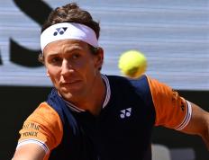 IM体育赛事直播入口-包含美网鏖战法网，鲁德高光表现的词条