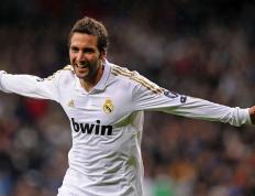 IM体育-铁闸穆勒锁死对手，曼联单节发力击溃马赛