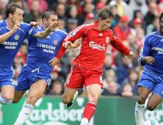 IM体育在线注册-当蓝鹰掠过格子军，梅西在英超的加冕时刻