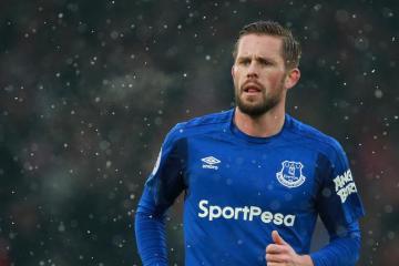 IM体育社区互动入口-南十字星下的终结者，新西兰元素启示录，萨拉赫在争冠硝烟中接管英超