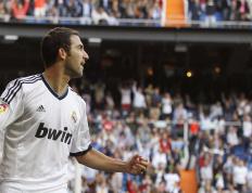 IM体育官方平台-76人踏平尼克斯，费城铁血之师如何重铸季后赛荣光