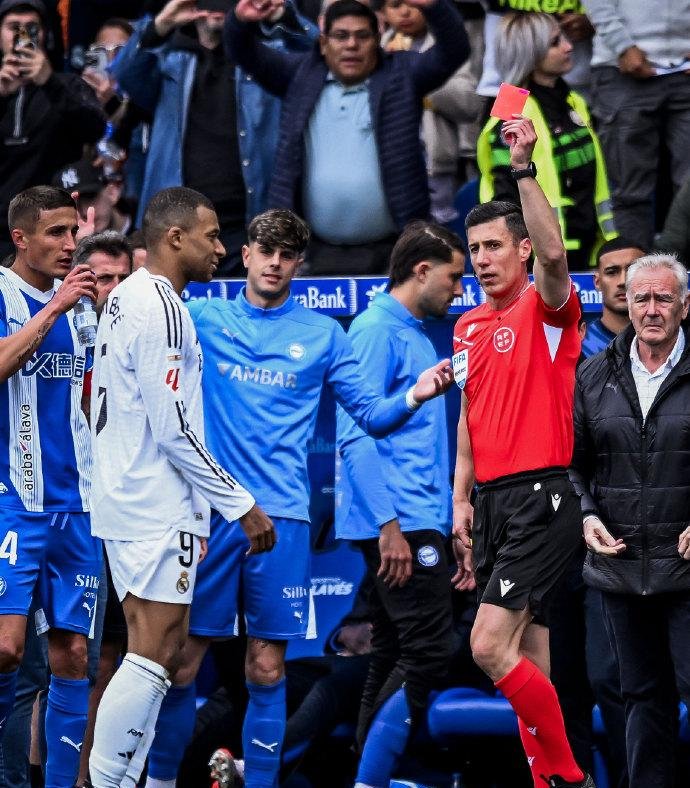 IM体育社区互动入口-波兰横扫克罗地亚，姆巴佩送出助攻的简单介绍