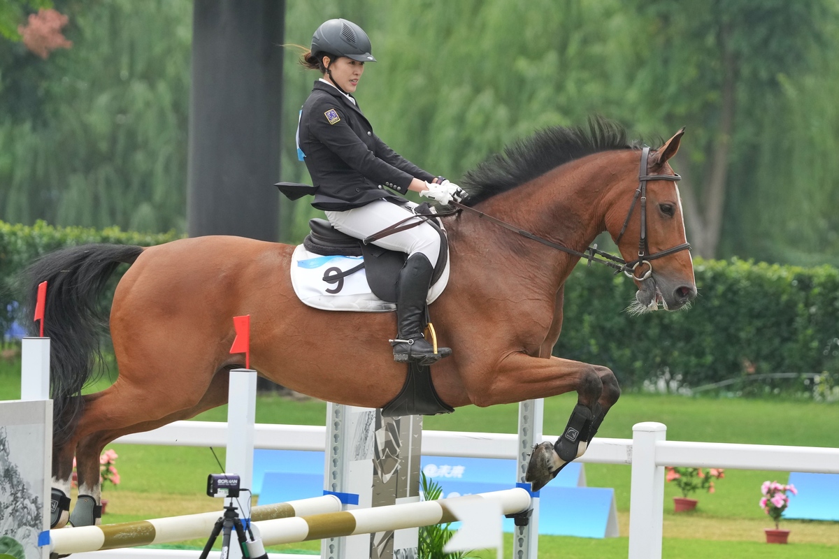 IM体育官网-马术比赛选手配合默契再次登上领奖台