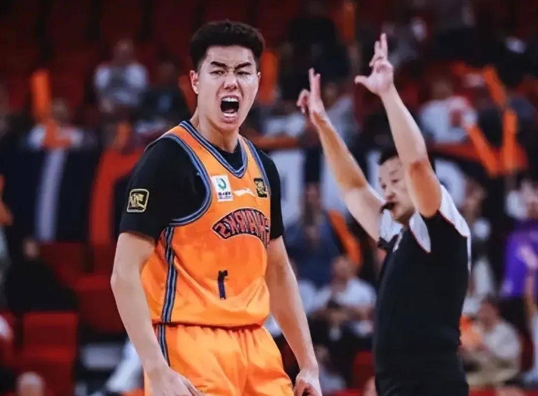 IM体育-上海男篮再度失利，面临内部调整的简单介绍