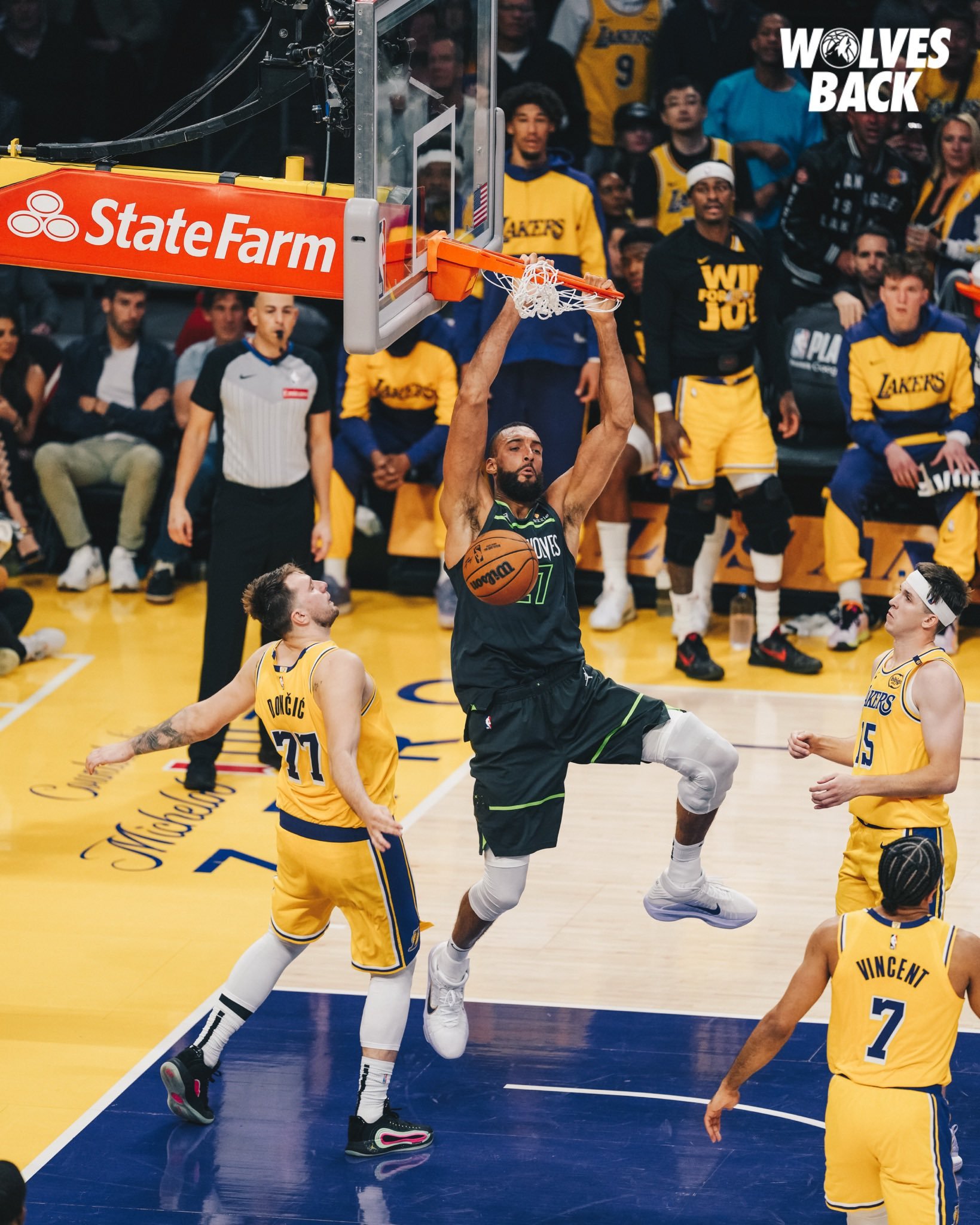 IM Sport-关于NBA季后赛:湖人成功晋级勇士遭逆转出局的信息