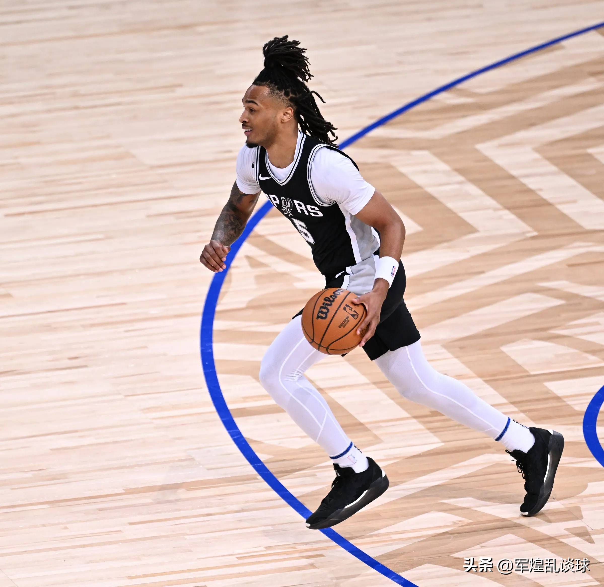 IM体育平台-新秀突破表现,获得球队主力位置