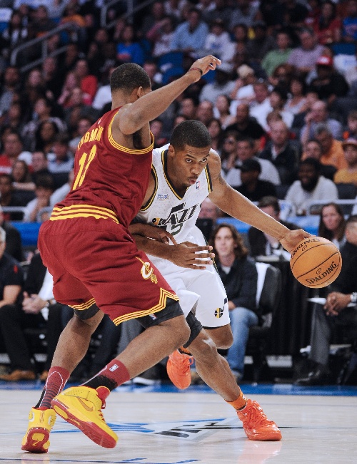 IM体育平台-新秀突破表现,获得球队主力位置