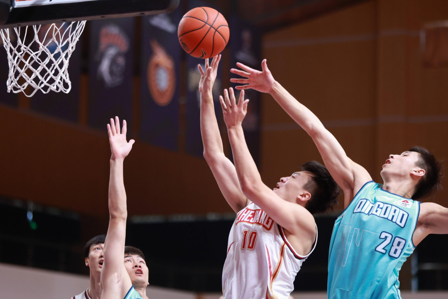 IM体育app-江苏男篮主场战胜劲敌，掀起胜利热潮的简单介绍