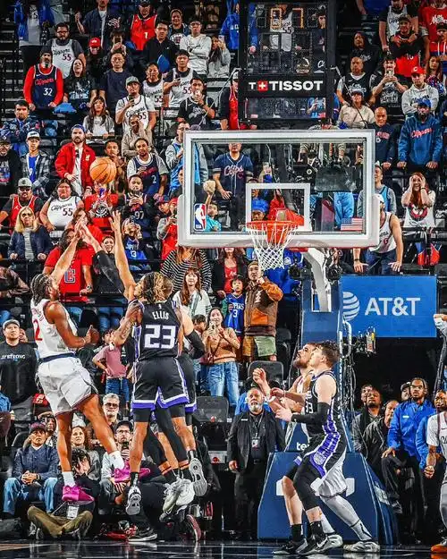 IM体育网页版登录入口-鹈鹕横扫公牛，伦纳德扛起全队的简单介绍