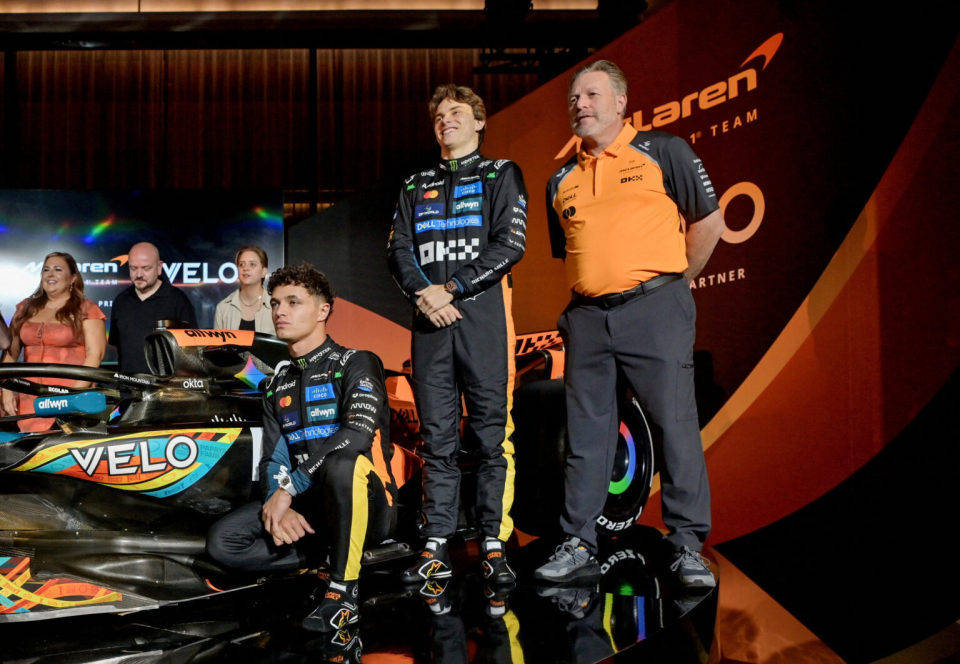 IM体育官方网-包含红牛二队险胜雷诺车队，诺里斯点燃赛场的词条