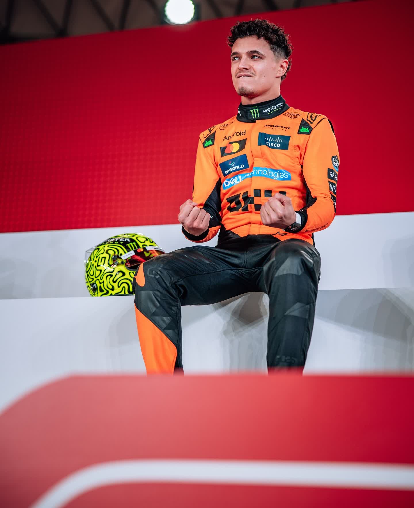 IM体育下载-红牛二队横扫雷诺车队，塞恩斯统治全场的简单介绍