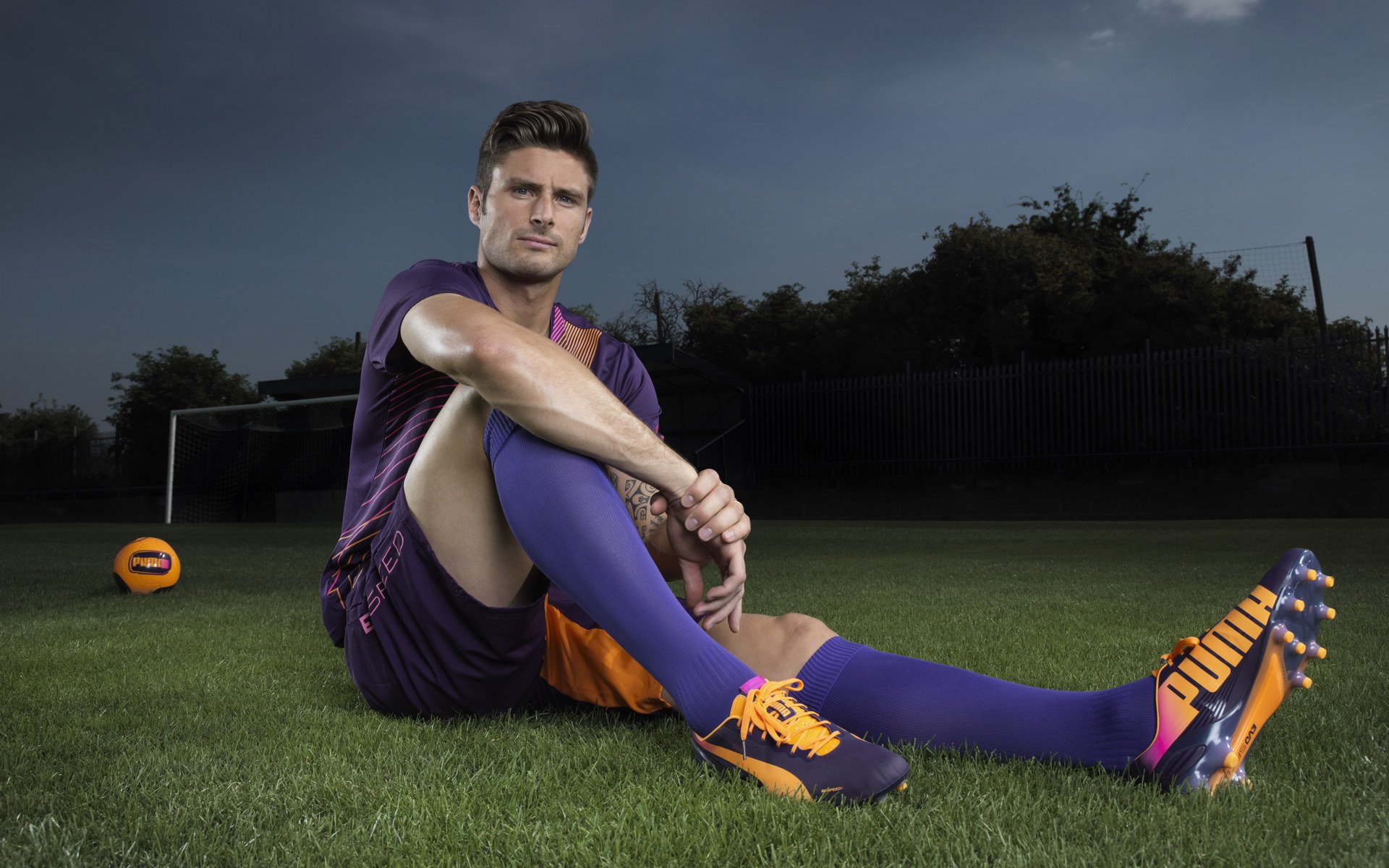 IM体育app-从红土到草地,梅德韦杰夫扛起全队,温网精神横扫蒙特卡洛记忆