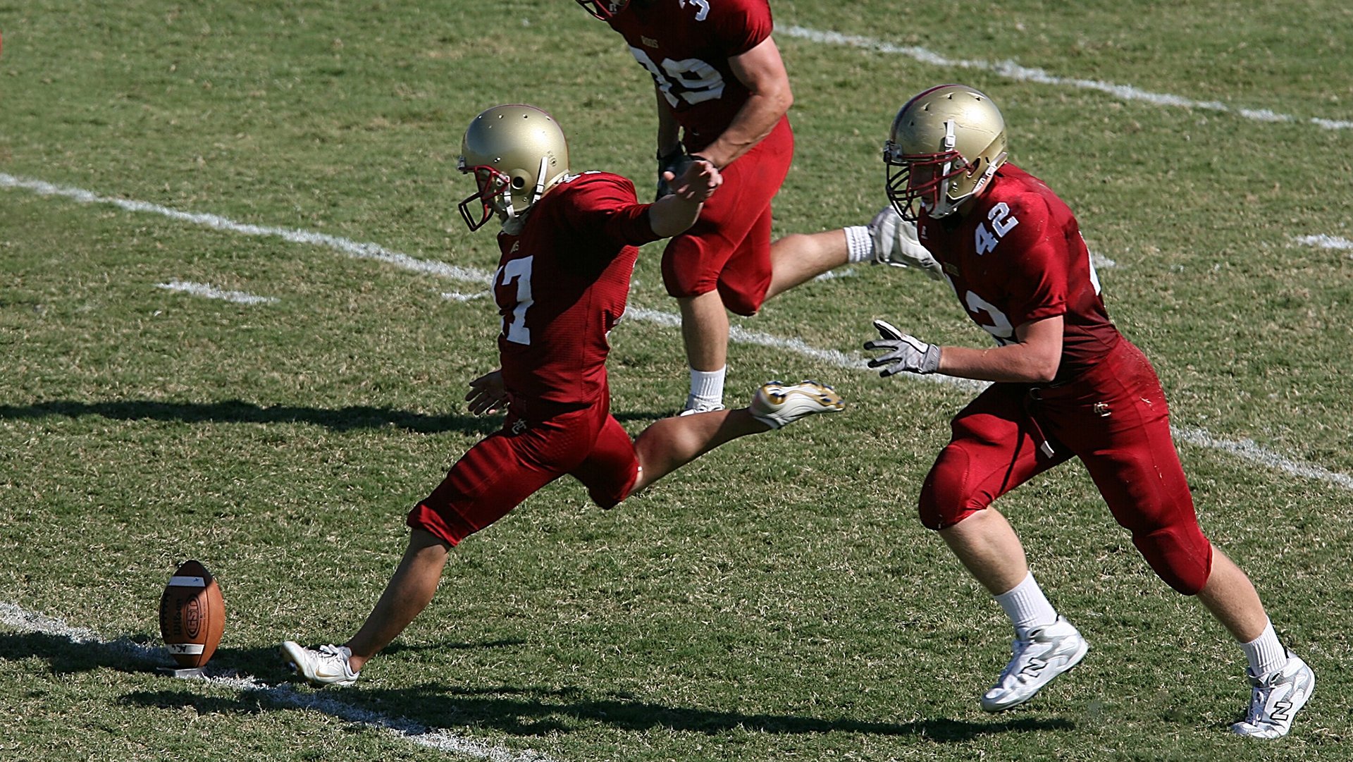 IM体育在线注册-逆风翻盘，汉密尔顿如何扛起哈斯车队逆转威廉姆斯